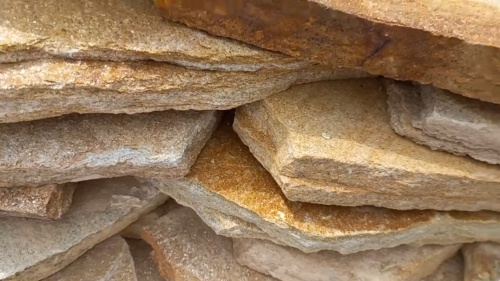 Плитняк златолит жёлтый золотистый для фасада 1,5-3см купить в Новокузнецке