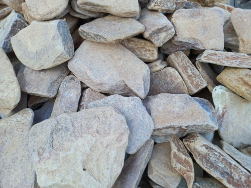 Златолит жёлтый, жёлто-зелёный глыбки и валуны для ланшафтного дизайна купить в Новокузнецке