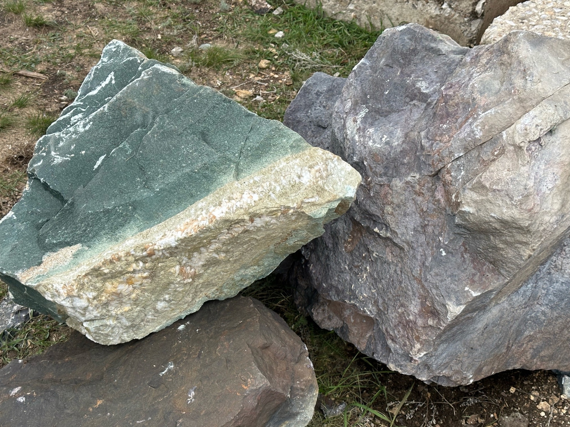 Камни для ландшафтного дизайна зелёные 10-60 килограмм купить в Новокузнецке