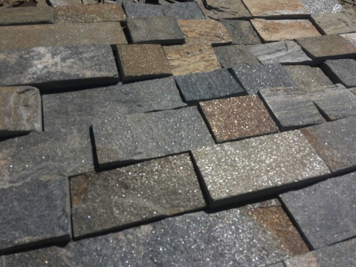 Плитка пилёная златолит Уральский для цоколя, отмостки купить в Новокузнецке