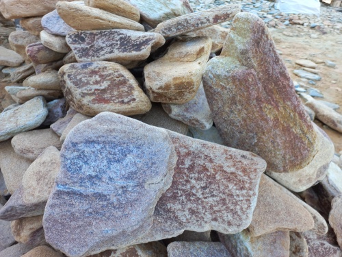 Златолит жёлтый, жёлто-зелёный глыбки и валуны для ланшафтного дизайна купить в Новокузнецке