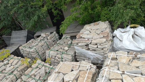 Плитняк гранитный галтованный купить в Новокузнецке