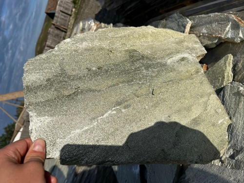 Плитняк златолит зелёный для цоколя, отмостки купить в Новокузнецке