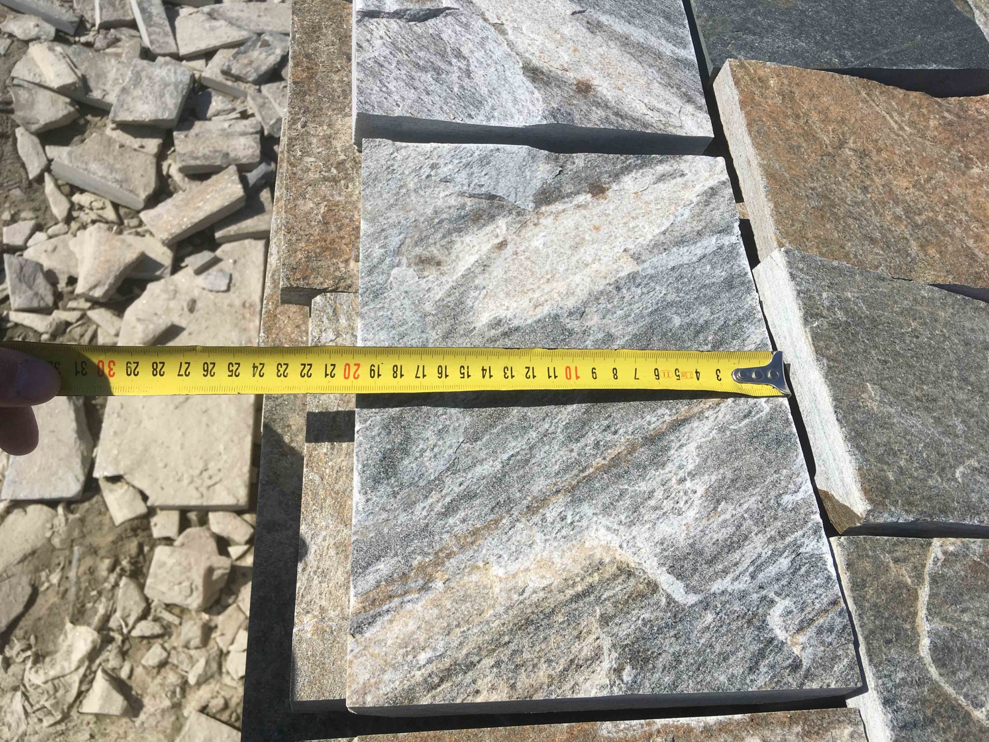 Плитка пилёная златолит Уральский для цоколя, отмостки купить в Новокузнецке